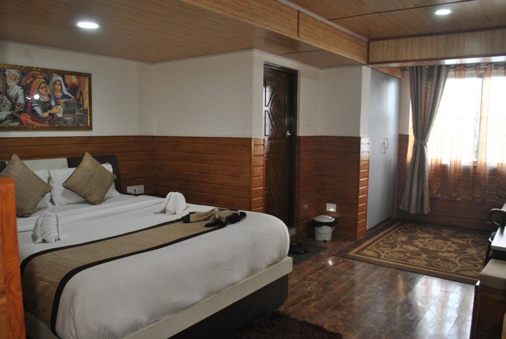 Hotel Kasturi Palace Darjeeling - Excellent Service Recommended מראה חיצוני תמונה